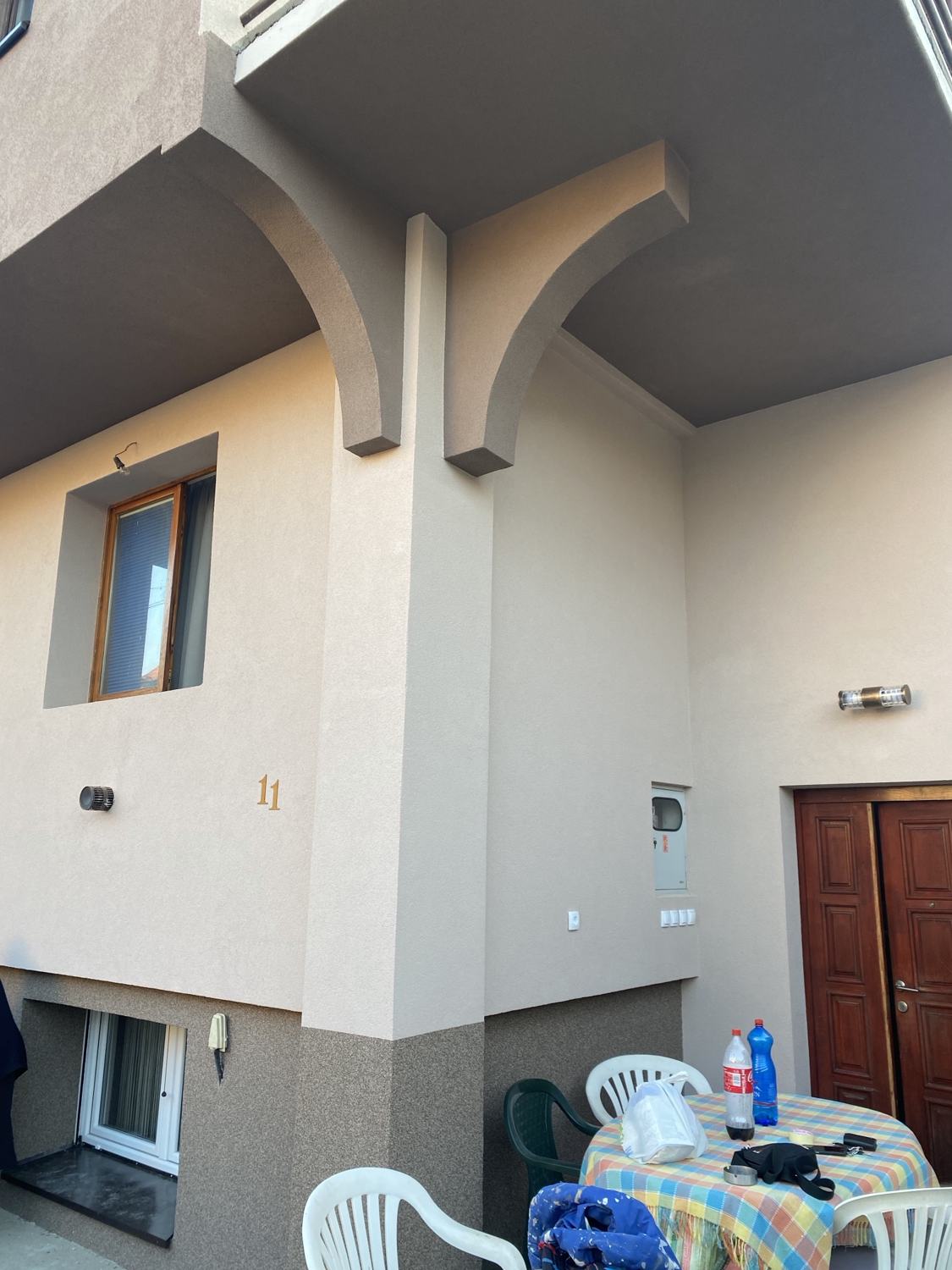 Detalj završene fasade sa svodovima